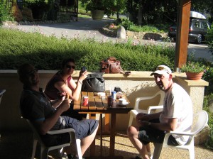 Drankje op het terras van de camping Drankje op het terras van de camping