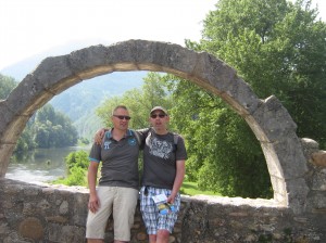 Johan en Jan Harko op de Pont de Quézac Johan en Jan Harko op de Pont de Quézac