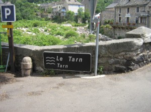 De Tarn loopt dwars door Le Pont de Monvert