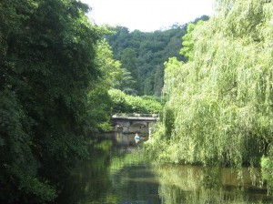 Het riviertje Dronne loopt dwars door Brantôme Het riviertje Dronne loopt dwars door Brantôme